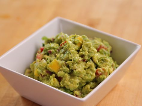 PIONEER WOMAN -  Mango Guacamole recipe  - Try with Black Beans from Ree Drummond via Food Network Mango Guacamole Recipe, Guacamole Recept, Mango Guacamole, Mexikansk Mat, Salsa Guacamole, Mango Recipes, Guacamole Recipe, Ree Drummond, Appetizer Dips