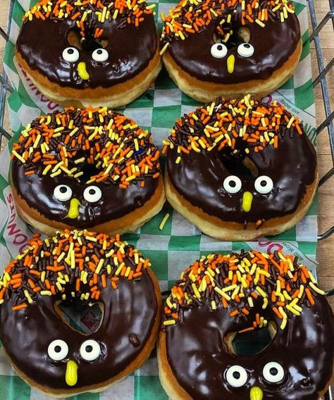 Thanksgiving Donuts Decoration, Fall Donuts Ideas, Thanksgiving Donuts Ideas, Donut Hole Acorns Fall Treats, Candy Corn Donut, Fall Donuts, Donut Decorating Ideas, Donut Decorations, Coffee And Donuts