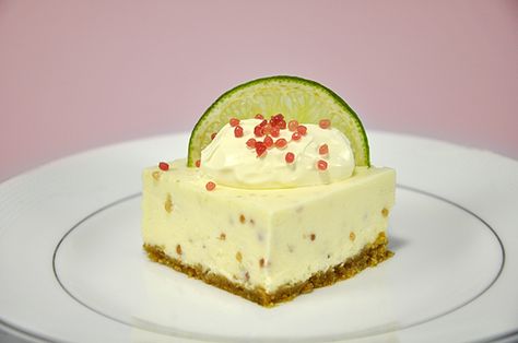 This recipe is decadent and refreshing with the richness of white chocolate and the Fresh Burst of the finger lime caviar suspended throughout the cheesecake. The finger lime bursts in your … Lime Cheesecake Recipes, Gf Biscuits, Lime Dessert Recipes, Lime Dessert, Finger Limes, Delish Cakes, Caviar Lime, Lime Desserts, Aussie Food