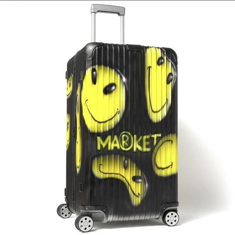 Suitcase Painting, Luggage Painting, Painted Suitcase, Bendy Candles, Custom Luggage, Diy Projects To Try, Luggage Tag, Art Market, Creating Art