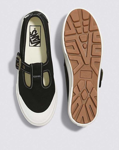 Style 93 Shoe Strap Vans, Traditional Women, Green Vans, Vans Store, Vintage Cottagecore, Vans Style, Retro Nostalgia, Black Vans, Vans Black