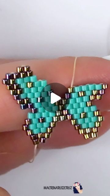 Seed Bead Butterfly, Brick Stitch Tutorial, Bead Butterfly, Free Beading Tutorials, Miyuki Beads Pattern, Diy Seed Bead Earrings, Beaded Butterfly, Bracelet Miyuki, Brick Stitch Pattern