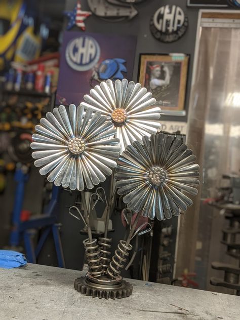 Welded Planters, Welded Flowers Metal Art, Welded Flowers, Weld Projects, Weld Art, 4h Ideas, Fork Art, Cutlery Art, Silverware Crafts