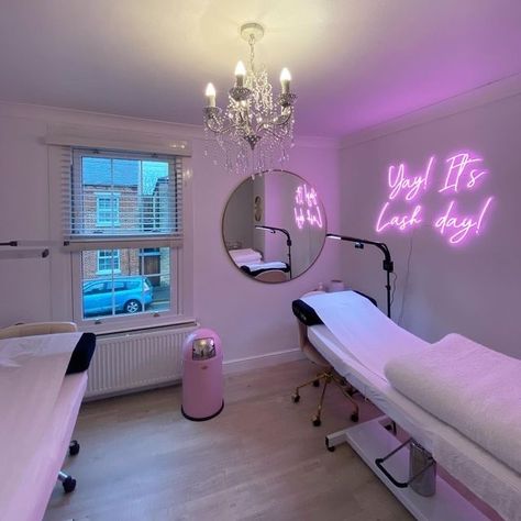 Small Esthetician Room, Small Esthetician Room Ideas, Esthetician Room Ideas, Solo Esthetician Room, Lash Room Decor Ideas, Aesthetic Esthetician, Esthetician Studio, Solo Esthetician, Esthetician Aesthetic