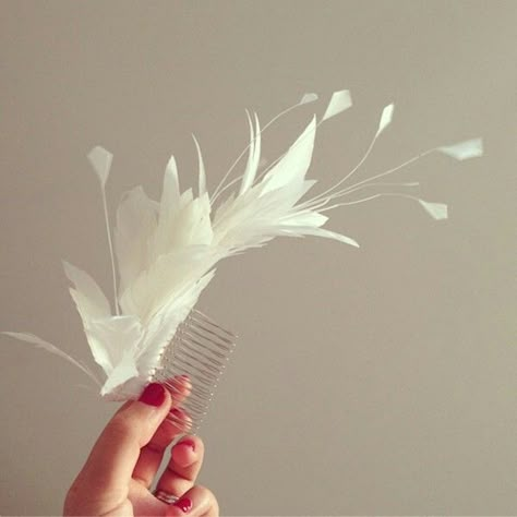 Feather Headpiece Wedding, Swan Headpiece, Feather Hairpiece, Swan Lake Wedding, Headpiece Bride, Fascinator Hats Diy, Hair Feathers, Wedding Accesories, Headpiece Diy