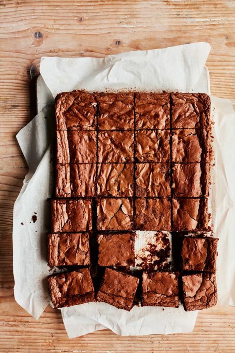 Chocolate Brownie Recipes, Mary Berry Baking, Bridgerton Tea Party, Mary Berry Cooks, Ultimate Chocolate Brownies, Recipe Brownies, Ultimate Brownies, Mary Berry Recipe, Merry Berry