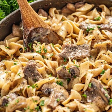 Stroganoff Beef, The Original Family, Best Beef Stroganoff, Beef Stroganoff Crockpot, Beef Stroganoff Recipe, Beef Stroganoff Easy, Stay At Home Chef, Stroganoff Recipe, Beef Stroganoff