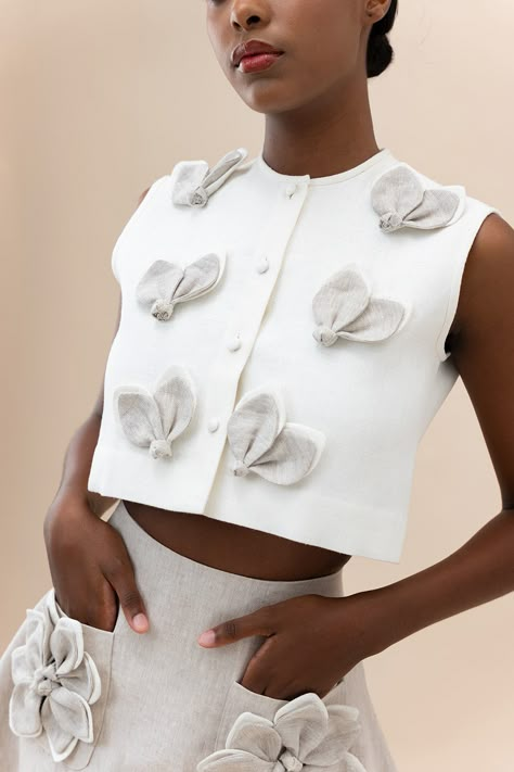 Crop Tops Outfits, Bloom Fashion, Fashion Show Themes, Crop Top Designs, Creative Clothes, Conceptual Fashion, Chic Skirts, Shirt Refashion, Classy Dress Outfits