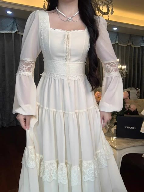 White Medieval Dress, Old Time Dresses, White Hippie Dress, Ivory Evening Dress, Ivory Prom Dresses, Prairie Dresses, Cute Formal Dresses, Prom Dresses Yellow, Purple Prom Dress