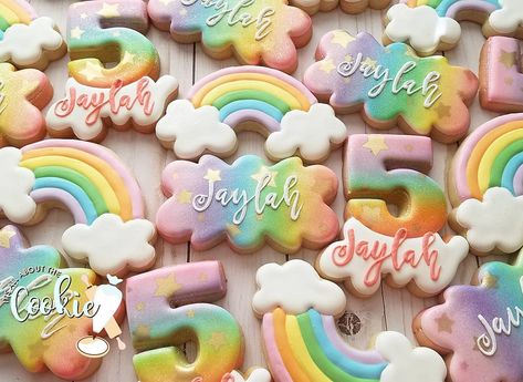 Rainbow High Cookies, Rainbow Theme Cookies, Pastel Rainbow Cookies, Rainbow Cookies Decorated, Rainbow Birthday Cookies, Pastel Cookies, Decorator Cookies, Sunshine Cookies, Rainbow Sugar Cookies