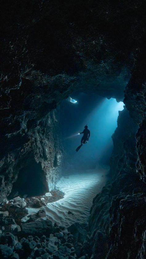 Underwater Wallpaper, Bawah Air, Underwater Caves, Cave Diving, 흑백 그림, 다크 판타지, Underwater Photos, Ocean Wallpaper, Menorca