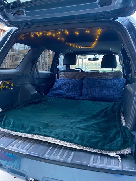 Sleeping In Back Of Car, Car With Bed In Back, Camping Car Setup, Sleep In Car Hacks, Sleeping In Car Road Trips, Aesthetic Car Camping, Hatchback Car Camping, Ford Escape Car Camping, Camp In Car