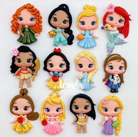 Polymer Clay Disney Characters, Clay Disney Characters, Clay People Easy, Polymer Clay Princess, Polymer Clay People, Polymer Clay Disney, Clay Crafts For Kids, Polymer Clay Kawaii, Clay Keychain