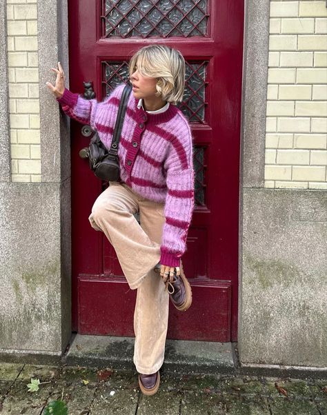 Cool Teacher Outfits, Colorful Winter Outfits, Colorful Street Style, Fashion Forward Outfits, Bright Fashion, Personal Identity, Style Watch, Layering Outfits, Stockholm Fashion