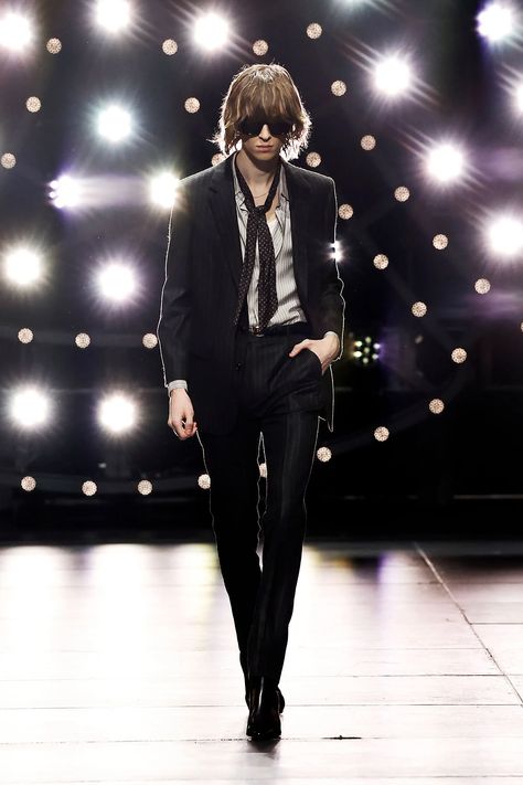 Celine Man Style, Rock Chic Outfits, Shawn White, Vogue Business, Rock And Roll Fashion, Executive Woman, 2010s Fashion, 1910s Fashion, Hedi Slimane