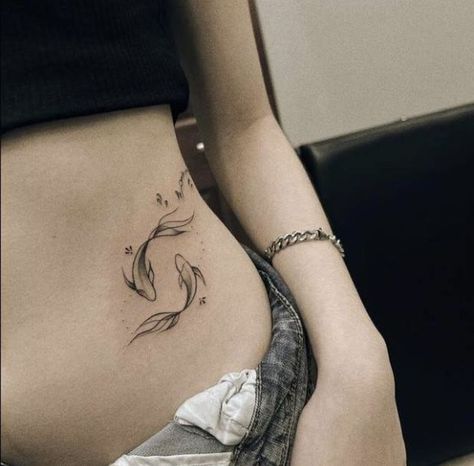 Tatto On Waist Woman, Waist Line Tattoos For Women, Waist Line Tattoos, Fish Hip Tattoo, Koi Fish Hip Tattoo, Pelvic Bone Tattoo, Aaa Tattoo, Side Body Tattoos, Waist Tattoo