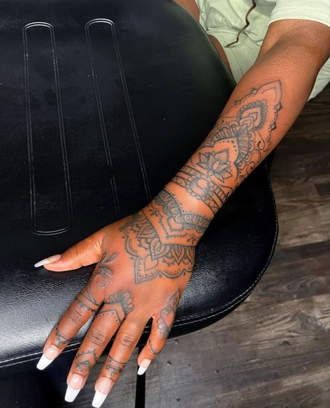 Henna Type Tattoos, Dope Tattoos For Women Arm Sleeve, Jessikatheprankster Tattoo, Spiritual Arm Tattoo, Leg Sleeve Black Women, Henna Tattoo Designs Black Women, Forearm Henna Tattoo, Mandala Hand Tattoo For Women, Front Forearm Tattoo Women