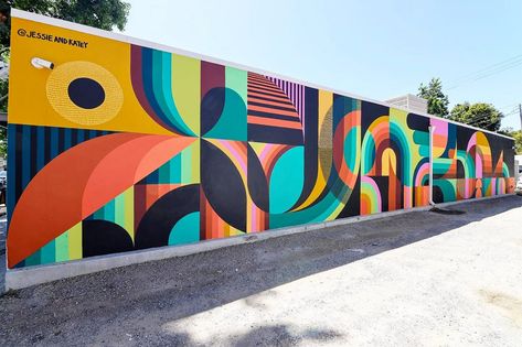 Geometric Murals & Street Art by Jessie & Katey | Daily design inspiration for creatives | Inspiration Grid Dynamic Painting, Wall Street Art, Arte Doodle, Beton Design, School Murals, Street Mural, Murals Street Art, Tableau Art, Mural Design