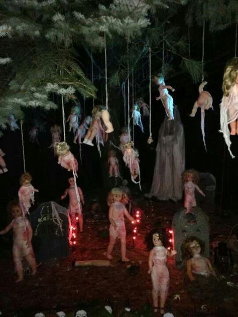 Haunted Room Ideas Scary, Gross Halloween Decorations, Scary Hayride Ideas, Haunted Fun House, Outdoor Haunted Forest Ideas, Haunted House Ideas Scary Diy, Creepy Doll Ideas, Scary House Ideas, Halloween Haunted House Ideas Scary