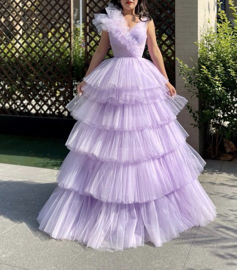 Grand Dress For Women, Gown Dress Party Wear, High Low Prom Dress, Birthday Dress Women, Frocks And Gowns, Evening Dresses Uk, Long Frock Designs, Wedding Lehenga Designs, Gowns Dresses Elegant