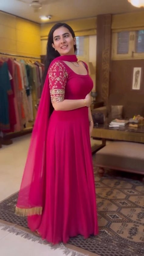 Hurry Up 🥰 Only 17 Piece Available 🚨 For Order & Price Do WhatsApp : +91-9824433221 Book Fast on WhatsApp ❤️❤️ Shop Now Buy And Make… | Instagram Womens Long Dress, Beautiful Dress For Women, Wedding Wear Dresses For Women, New Designer Dresses For Wedding, One Piece Designs For Women, New Latest Designer Dresses, Indian One Piece Dress, Indian Dress Outfits, Gown Designs Simple