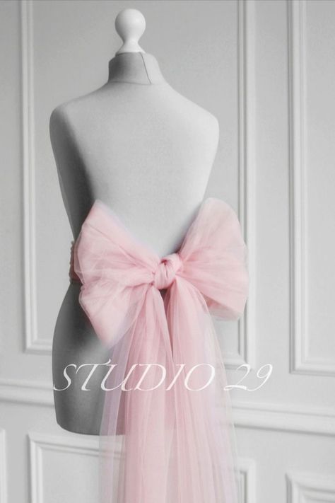 Removable big bow with tail for wedding dress #bridalbow #bowtrain #bowtail #tullebowbelt #weddingbow #bigbowbelt #detachblebow #ballgown #fairytailwedding #bridaloverskirt Old Ball Gowns, Wedding Dress Bow, Big Bow Dress, Pink Bow Dress, Wedding Tulle, Pink And White Weddings, Big Wedding Dresses, Tulle Bow, Bow Sash