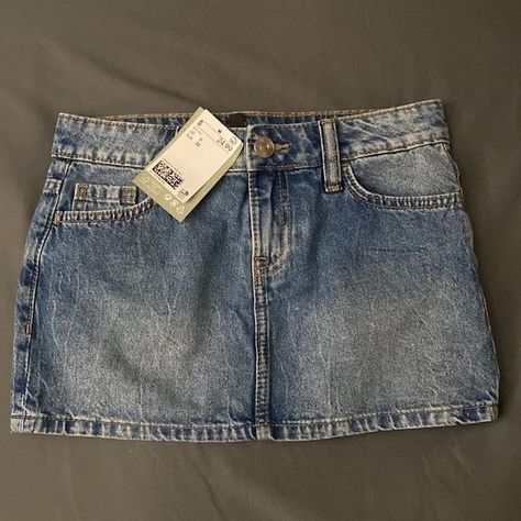 Low Waist Skirt Outfits Aesthetic, H&m Denim Skirt, H&m Mini Skirt, Low Waisted Mini Skirt Outfits, Mini Skirts Denim, Denim Mini Skirt Aesthetic, Clothes From H&m, Low Waisted Denim Skirt, H&m Skirt