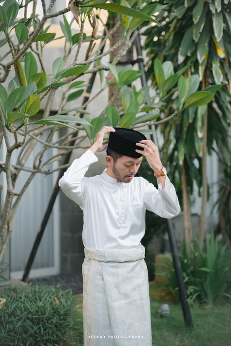 The Akad Nikah from Fajar & Sayyidah Pengantin Lelaki Melayu, Pose Akad Nikah, Akad Nikah Photography, Nikah Poses, Foto Akad, Foto Akad Nikah, Pengantin Melayu, Wedding Malaysia, Melayu Wedding