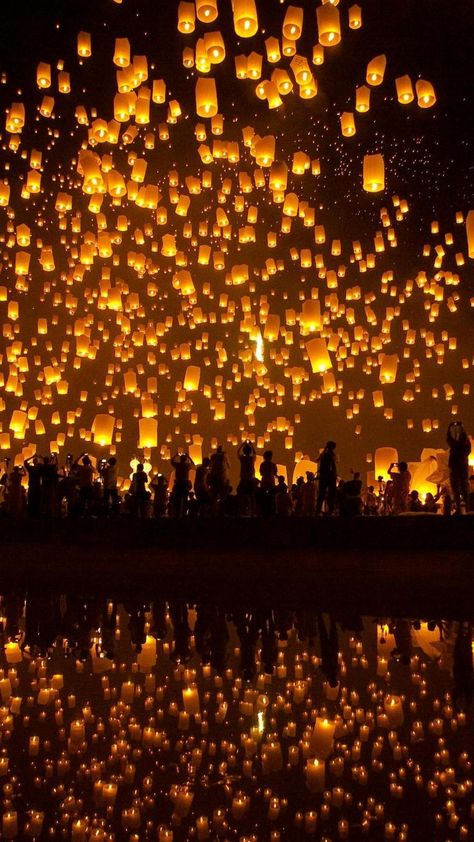 Floating Lantern Festival, Lantern Aesthetic, Lantern Wallpaper, Tangled Lanterns, Floating Lanterns, Sky Lanterns, Floating Lights, Lantern Festival, Backgrounds Phone Wallpapers