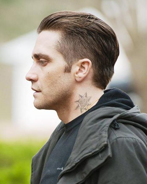 Messy Swept Back Hair Men, Jake Gyllenhaal Hair Prisoners, Jake Gyllenhaal Hairstyle, Haircut For Bearded Men, Jack Gyllenhaal Haircut, Men Haircut For Straight Hair, Police Haircut Men, Prisoners Jake Gyllenhaal, Detective Loki Prisoners