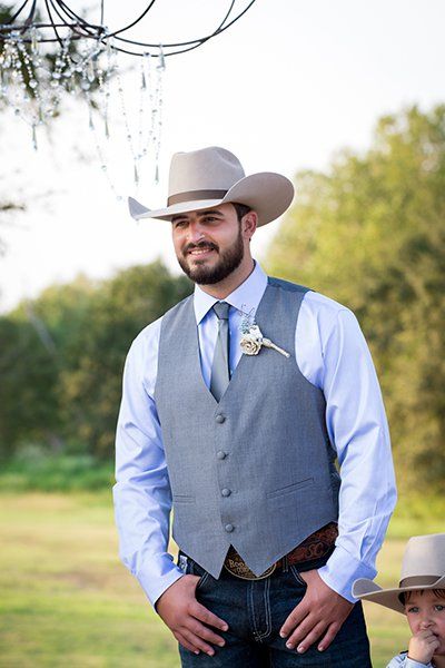 Groom In Jeans, Cowboy Groom, Country Wedding Groom, Groomsmen Vest, Boy Prom Outfit, Groom Vest, Country Wedding Ideas, Wedding Vest, Wedding Tux