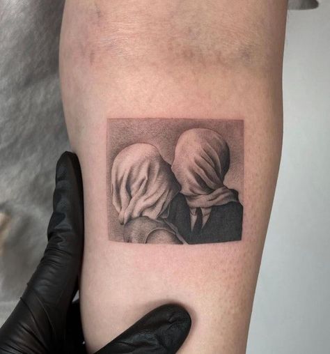 Tattoo Gang, Tattoos 2022, Tats Ideas, 2022 Image, Kiss Tattoos, Surreal Tattoo, Tattoo Trend, Forarm Tattoos, René Magritte