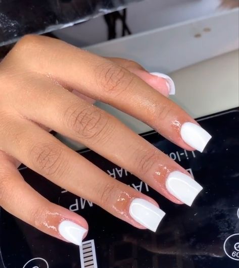 Plain Nail Sets Short, Acrylic White Short Nails, Short White Nail Ideas Acrylic, Super Short White Acrylic Nails, Short White Arclyc Nail, White Acrylic Nails Ideas Short, Plain Short Acrylic Nails Square, Nut White Nails Short, Really Short White Acrylic Nails