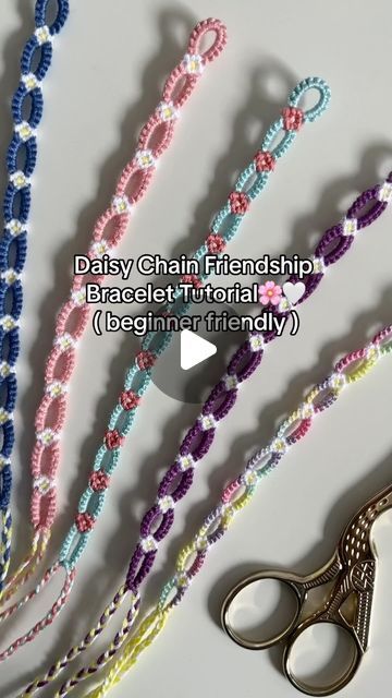 Ella🪸🐋🤍 ( UK Based ) on Instagram: "Daisy Chain Friendship Bracelet Tutorial🌸🤍  Pattern: 76616 on bracelet book📖  #bracelet #bracelets #friendshipbracelets #friendshipbracelet #bracelettutorial #tutorial #explorepage #handmadejewellery" Yarn Bracelets Easy Tutorials, How To Do Daisy Chain Bracelet, Yarn Friendship Bracelets Easy, Daisy Chain Bracelet Tutorial Thread, Bracelet Patterns Easy Tutorial, Beads In Friendship Bracelets, Homemade Bracelets With String Tutorial, Daisy Friendship Bracelet Tutorial, How To Bracelets Diy