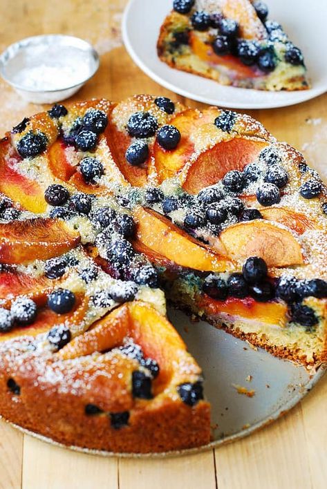 berry desserts, berry cake, cake with blueberries and peaches Blueberry Greek Yogurt Cake, Blueberry Yogurt Cake, Greek Yogurt Cake, Peach Blueberry, Peach Desserts, Yogurt Cake, Peach Recipe, Blueberry Recipes, Yogurt Recipes