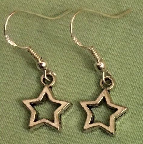 Tiny Star, Dope Jewelry, Funky Jewelry, Jewelry Inspo, Dream Jewelry, Pretty Jewellery, Silver Stars, Star Earrings, Accessories Jewelry