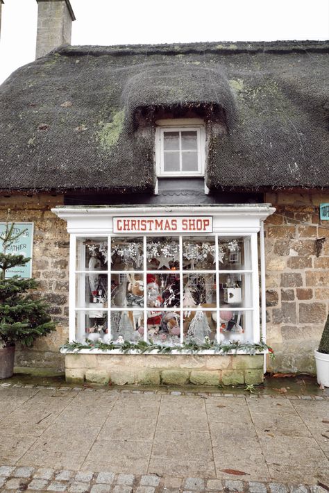 Christmas Shop in the Cotswolds in England European Christmas, Cotswolds England, Beautiful Winter Scenes, English Christmas, Xmas Toys, Stone Cottages, Living In England, Christmas Preparation, Christmas Tale