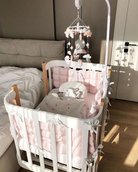 Luxury Baby Nursery, Cozy Baby Room, Hiasan Bilik Tidur, Unique Looks, Baby Room Inspiration, Baby Equipment, Nursery Room Inspiration, Baby Necessities