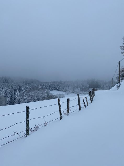 Winter In The Country, Winter Countryside Aesthetic, Snowed In Aesthetic, Winter Widgetsmith, Reverie Aesthetic, Snow Mountain Aesthetic, Snowy Mountains Aesthetic, Snow Countryside, Christmas Countryside