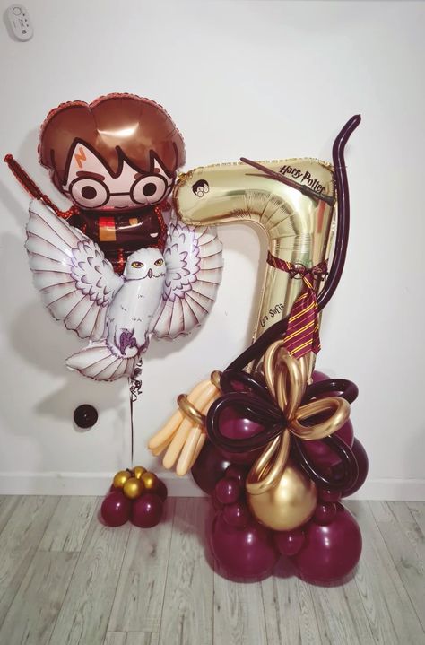 Harry Potter Balloon Bouquet, Harry Potter Balloons, Owl Balloons, Harry Potter Theme Birthday, Harry Potter Owl, Harry Potter Bday, Balloon Clusters, Harry Potter Cake, Harry Potter Theme