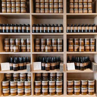 Market Setup, Herbal Shop, Shampoo Packaging, Kraft Labels, Cosmetics Store, Black Fig, Candle Studio, Candle Store, Amber Jars