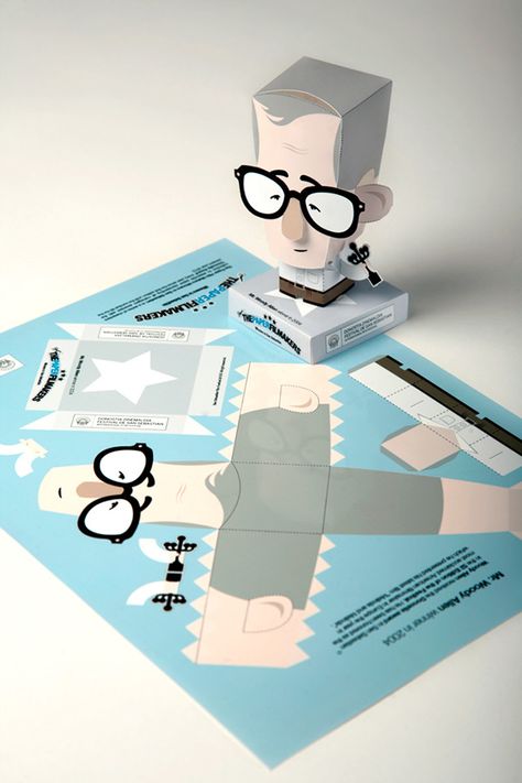 Character cut-out Film Festival of San Sebastian Paper Character Design, Paper Craft Character, Character Papercraft, Paper Toy Design, Paper Character, Diy Paper Toys, Paper Toys Template, Toy Packaging, Paper Pop