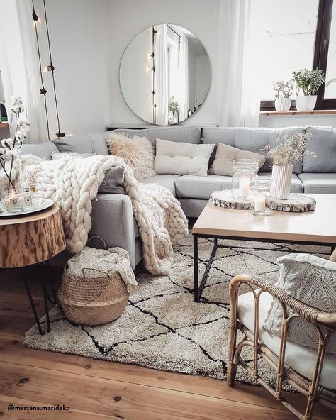 Salon cocooning : 13 façons d'adopter une déco cosy Cozy Boho Living Room, Interior Boho, Living Room Scandinavian, Living Room Decor Cozy, Style Deco, Design Del Prodotto, Boho Living Room, Living Room Grey, Cozy Living Rooms