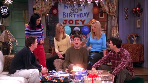 Friends Best Episodes, Christina Pickles, Joey And Rachel, Friends Joey, Chandler Friends, Joey Friends, 30th Birthday Cake, Movie Subtitles, Monica And Chandler