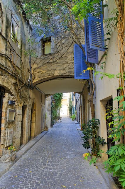 Blue shutters, Antibes, France, old town Antibes France, Juan Les Pins, Peisaj Urban, Blue Shutters, Lombard Street, France Photos, Pretty Places, Akita, France Travel