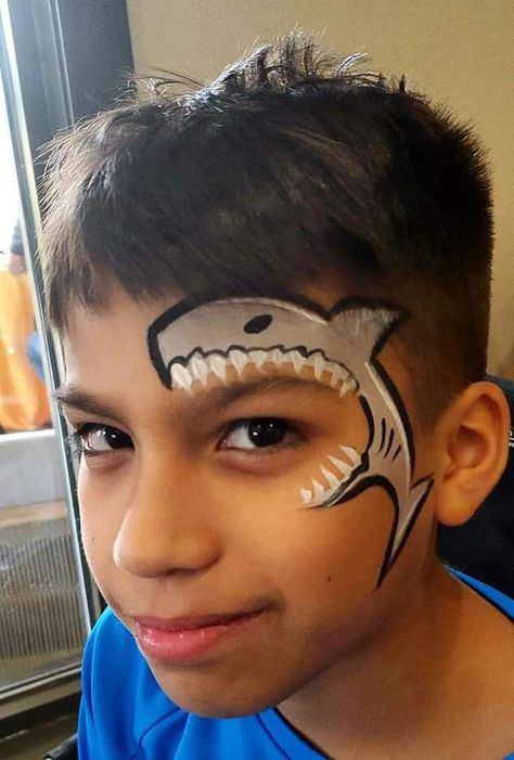 Shark Inspired Makeup, 1 Minute Face Painting, Kids Face Painting Ideas Easy, Bluey Facepainting, Easy Face Painting Designs Simple, Cheek Face Paint, Summer Face Paint, Easter Face Paint, Face Paint Party