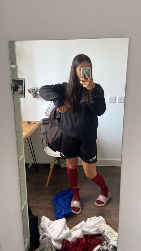 Soccer Practice Outfits, Netball Outfits, Soccer Fits, Boys Attitude Pics Hd, Girls Soccer Cleats, Soccer Season, Soccer Inspiration, Soccer Outfits, Fitness Wear Outfits