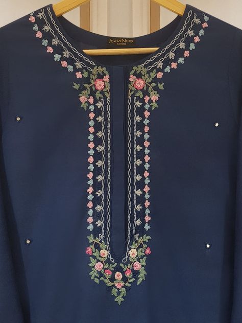 Agha Noor, Embroidery Fashion Detail, Hand Work Design, Hand Embroidery Dress, Geometric Fashion, Embroidery On Kurtis, Trendy Shirt Designs, Diy Embroidery Designs, Neck Designs For Suits