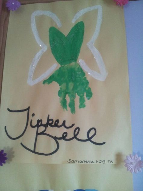 Tinker Bell hand print art Trolls Handprint Craft, Disney Art For Infants, Disney Handprint Art, Tinkerbell Craft, Disney Art Projects, Art Projects For Toddlers, Projects For Toddlers, Disney Crafts For Kids, Thumbprint Art