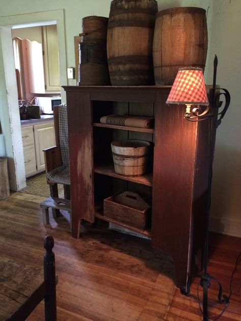 Orange Sink, Primitive Cabinets, Primitive Cupboards, Primitive Bedroom, Primitive Country Homes, Primitive Living Room, Primitive House, Primative Decor, Farmhouse Living Room Furniture